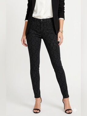 Nevada Black Skinny Jeans with Floral Pattern Size 27 Denim Business Casual